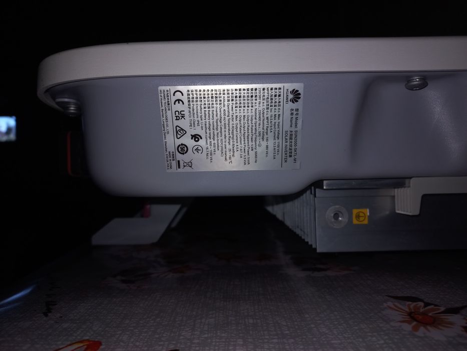 Invertor fotovoltaic Huawei SUN2000-5KTL-M1, model hibrid trifazat