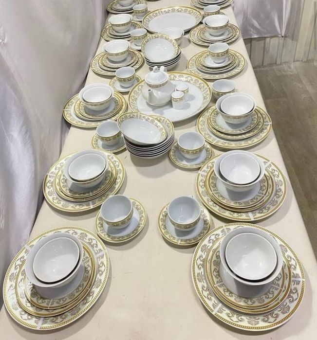 Продам новый сервиз  102 предмета на 12 человек