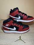 Air Jordan 1 Mid, Chicago, Black/White Gym Red, marime 38.5, NOI