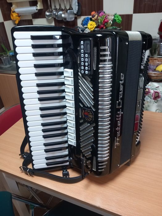Vând acordeon Midi Fratelli Crosio 3000  euro