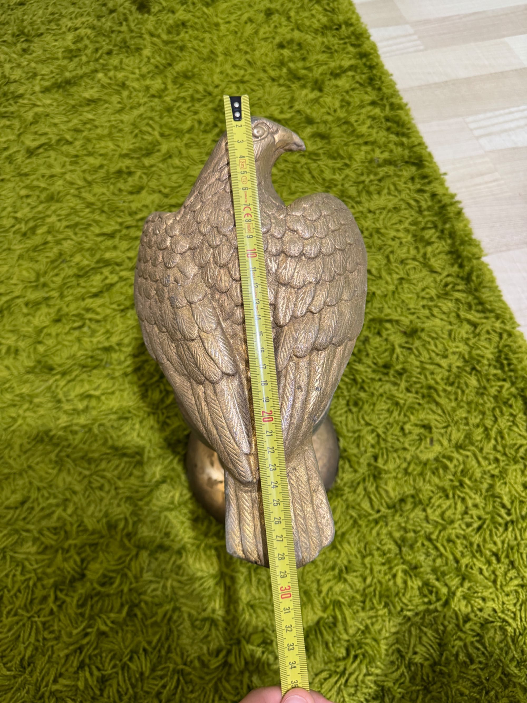 Vand statuie de bronz