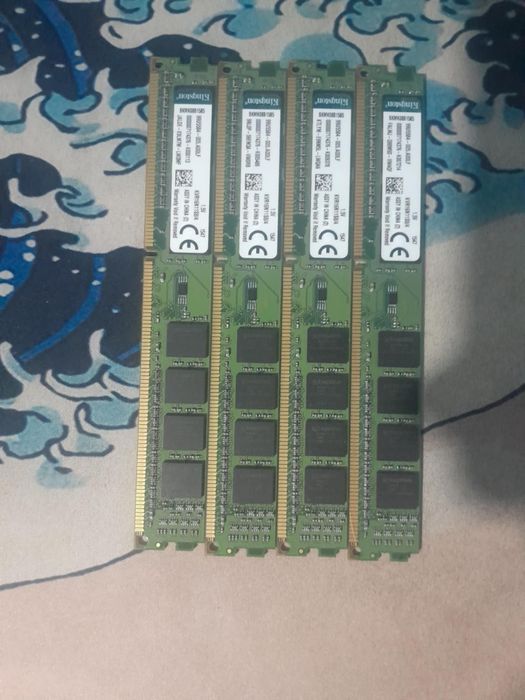 RAM 4 placute a câte 4 gb 16 RAM