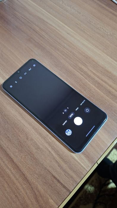 Vand Samsung Galaxy A13 4G + 3 huse cadou - preț negociabil