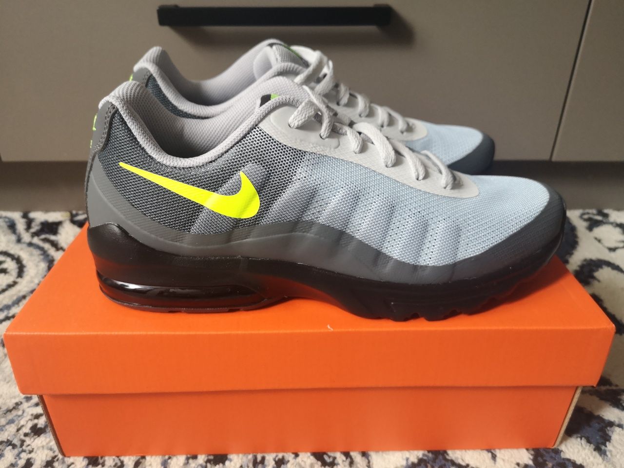 Маратонки Nike Air Max Invigor
