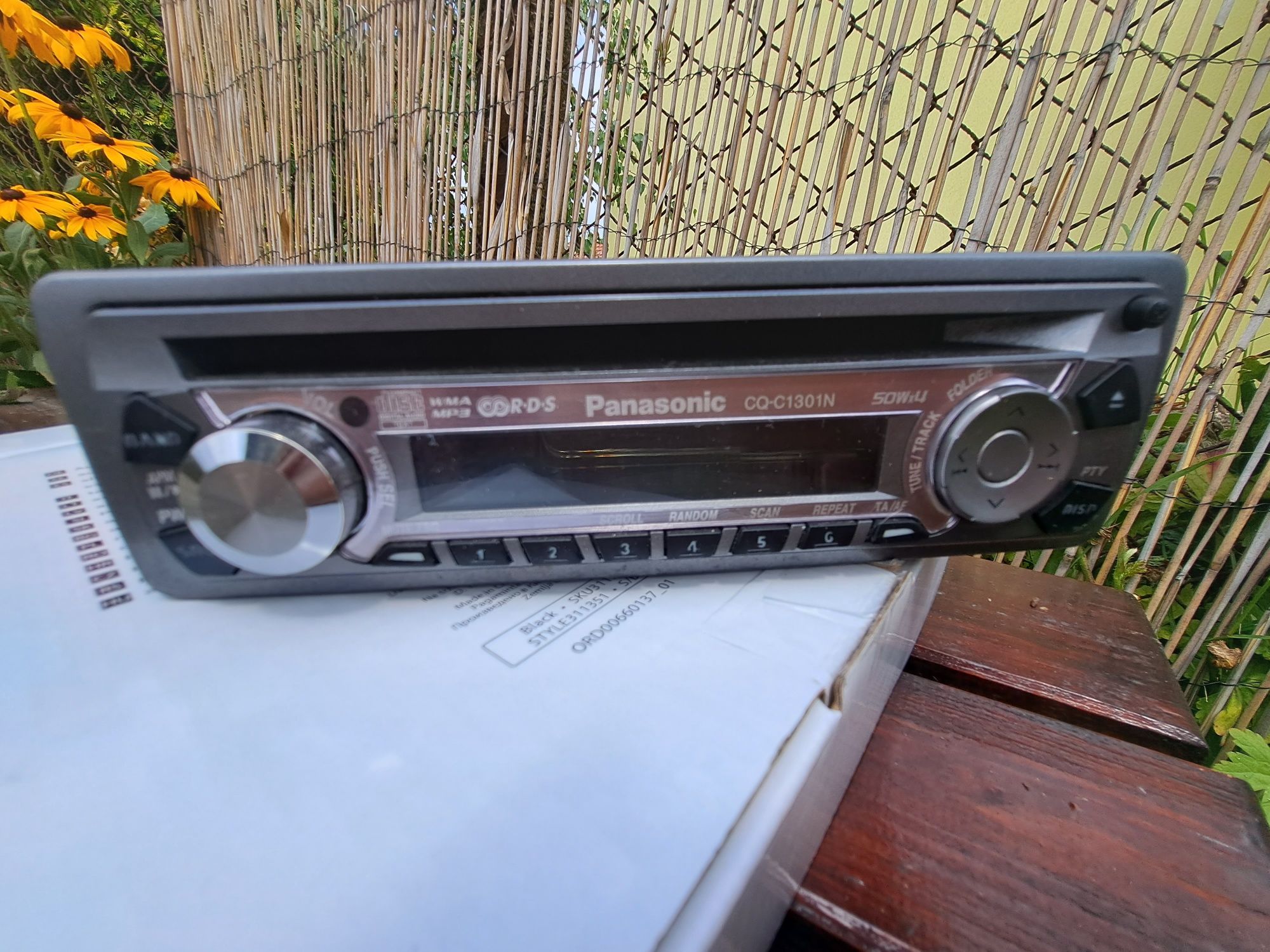 Радио касетофон Panasonic със CD за автомобил