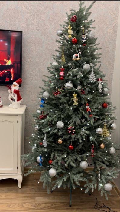 Ёлка искуственная