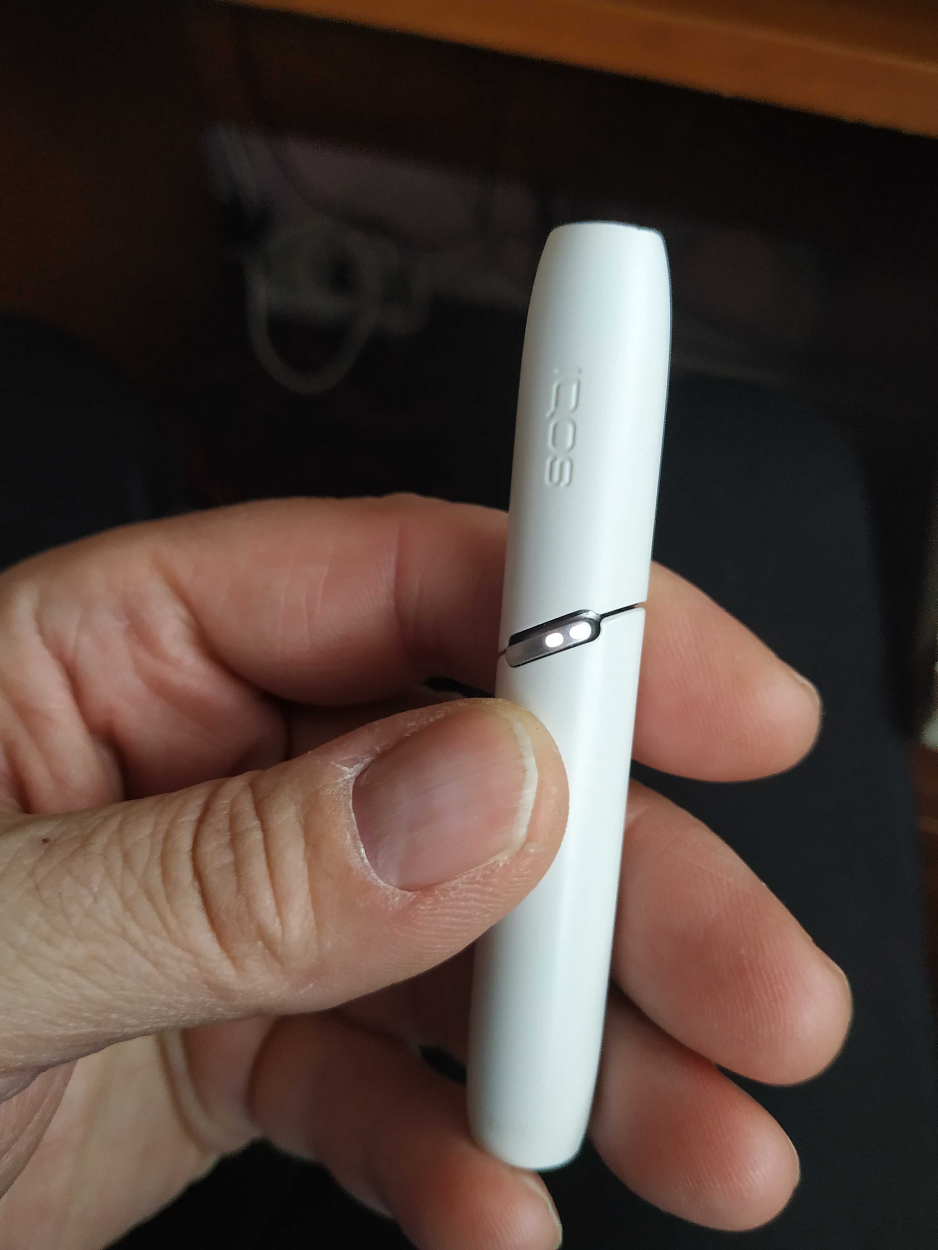 Trei dispozitive IQOS 3 Duo pentru tigari heets, fara incarcator