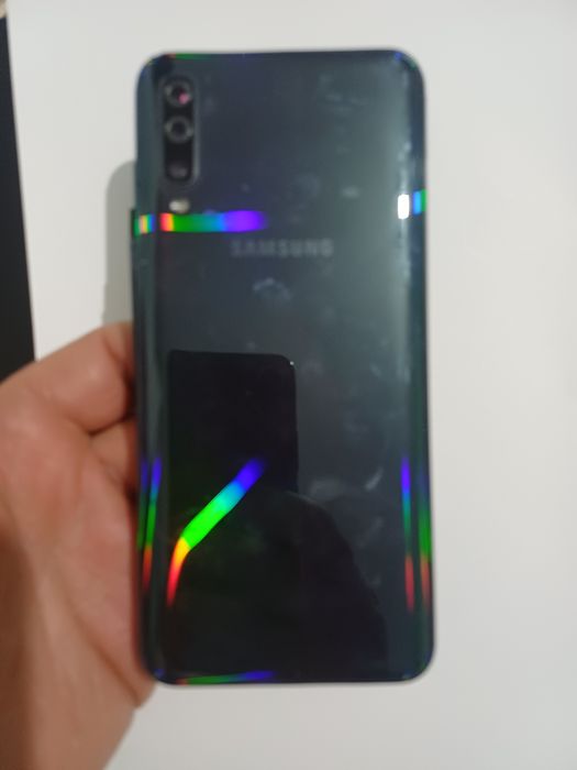 Samsung Galaxy A50 cu displayul spart. Placa este ok