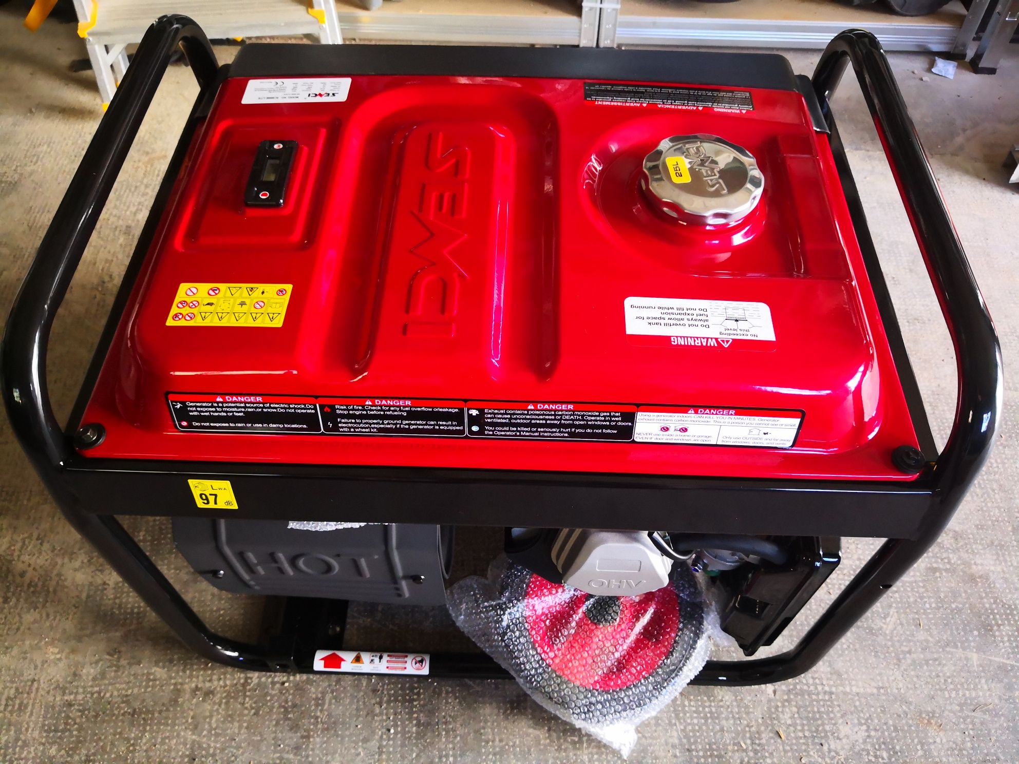 Inchiriez generator curent  16kW/380V - Toolbox