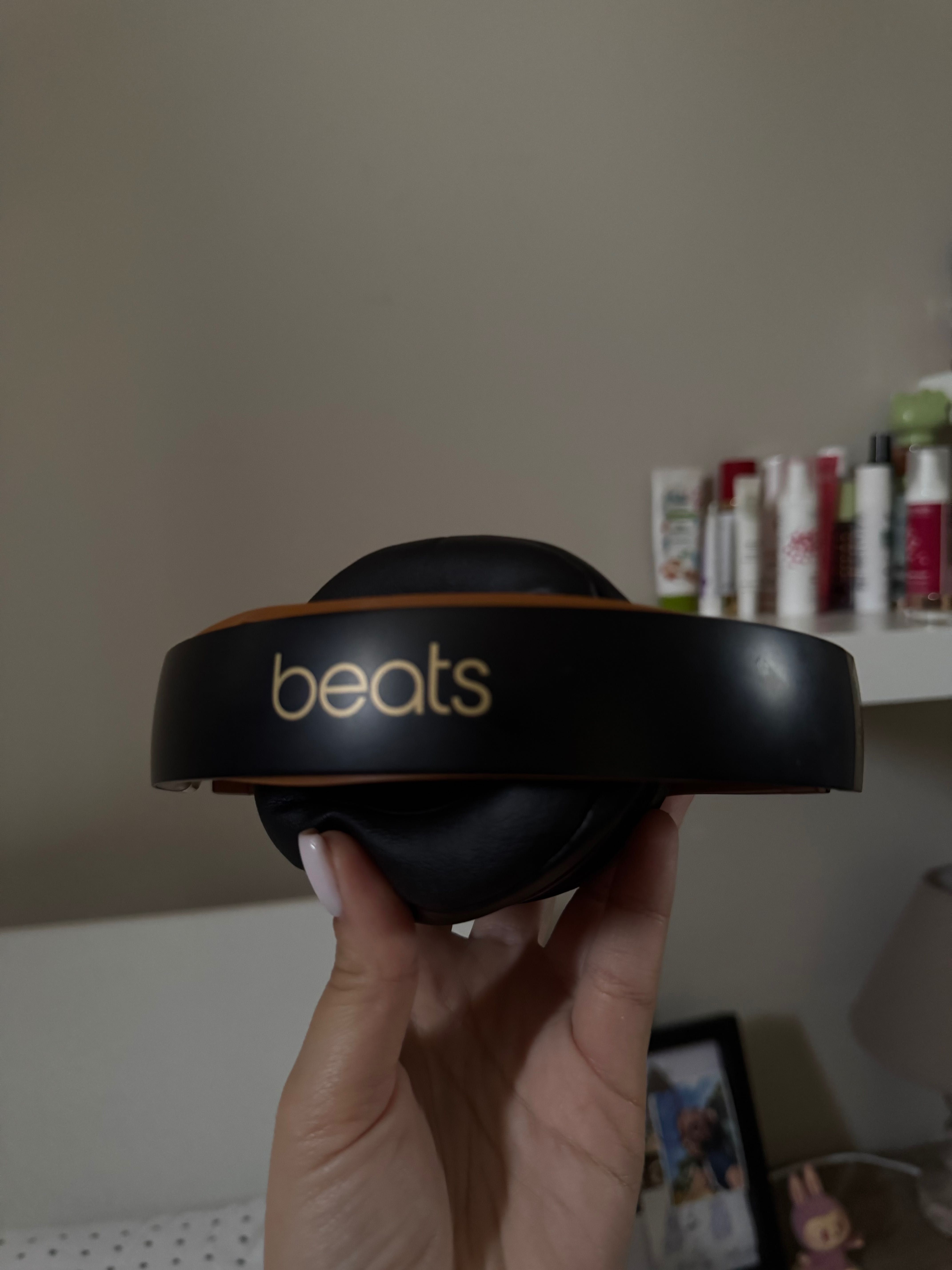 Безжични слушалки Beats Studio3
