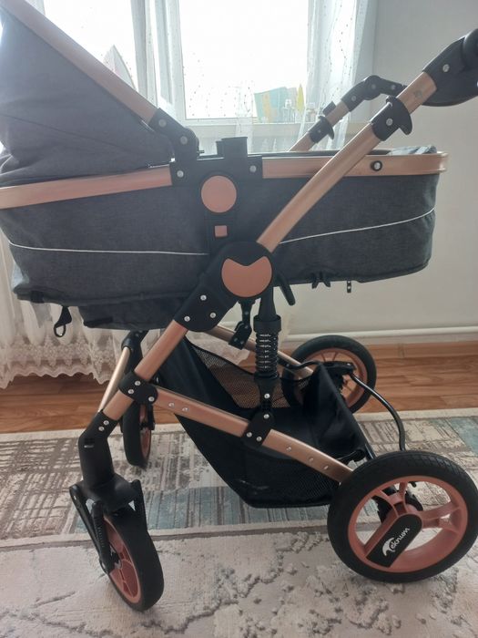 Продам коляску в хорошем состоянии за 18000