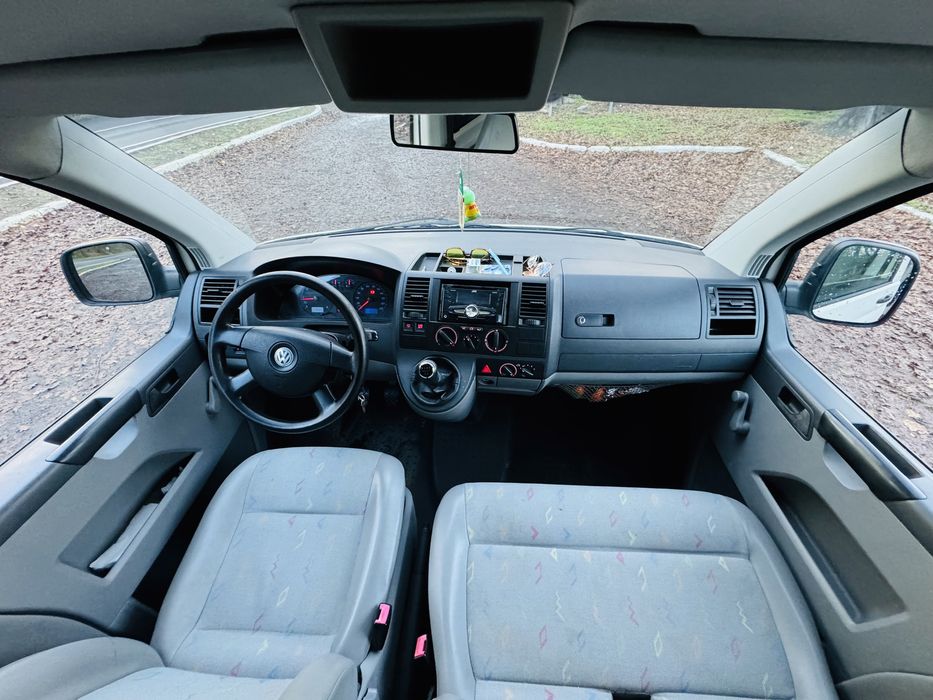 VW T5 Transporter 1.9 TDI 8+1 locuri arata si functioneaza foarte bine