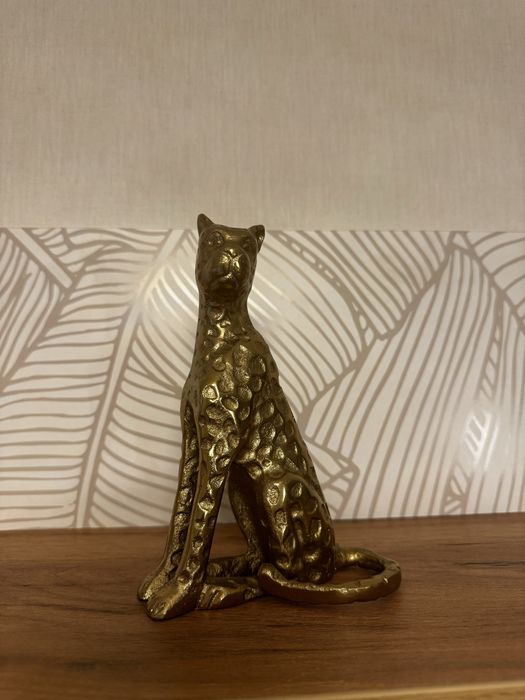 Леопард золотой статуэтка