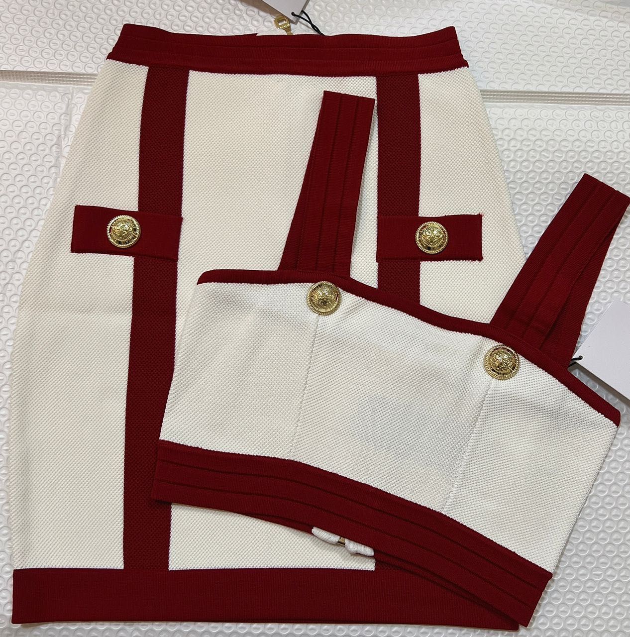 Дрешки на Balmain