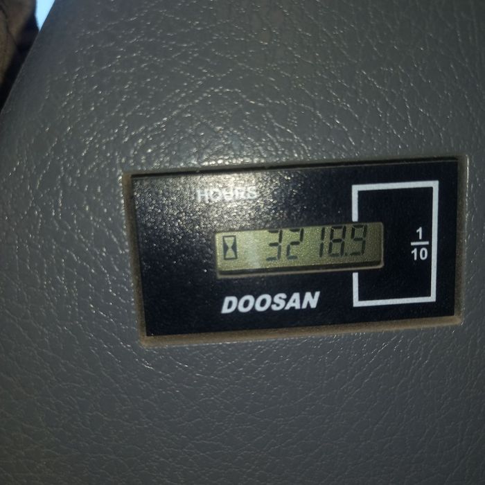 Ekskavator Doosan DX 210 WA kalyosniy