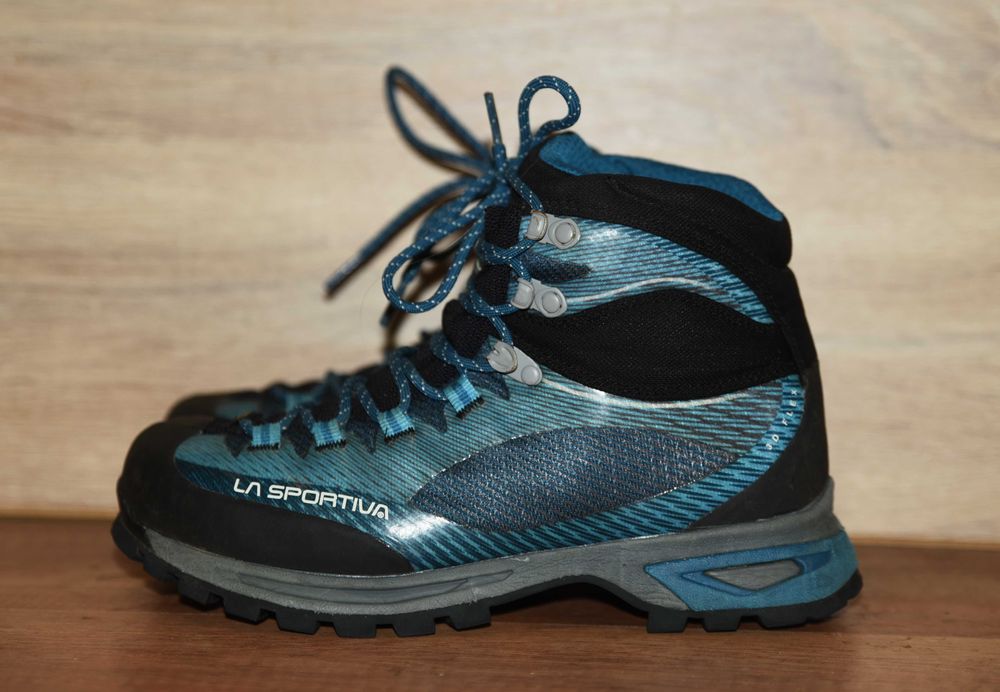 La Sportiva с Gore Tex мембрана и Vibram подметка, размер 38