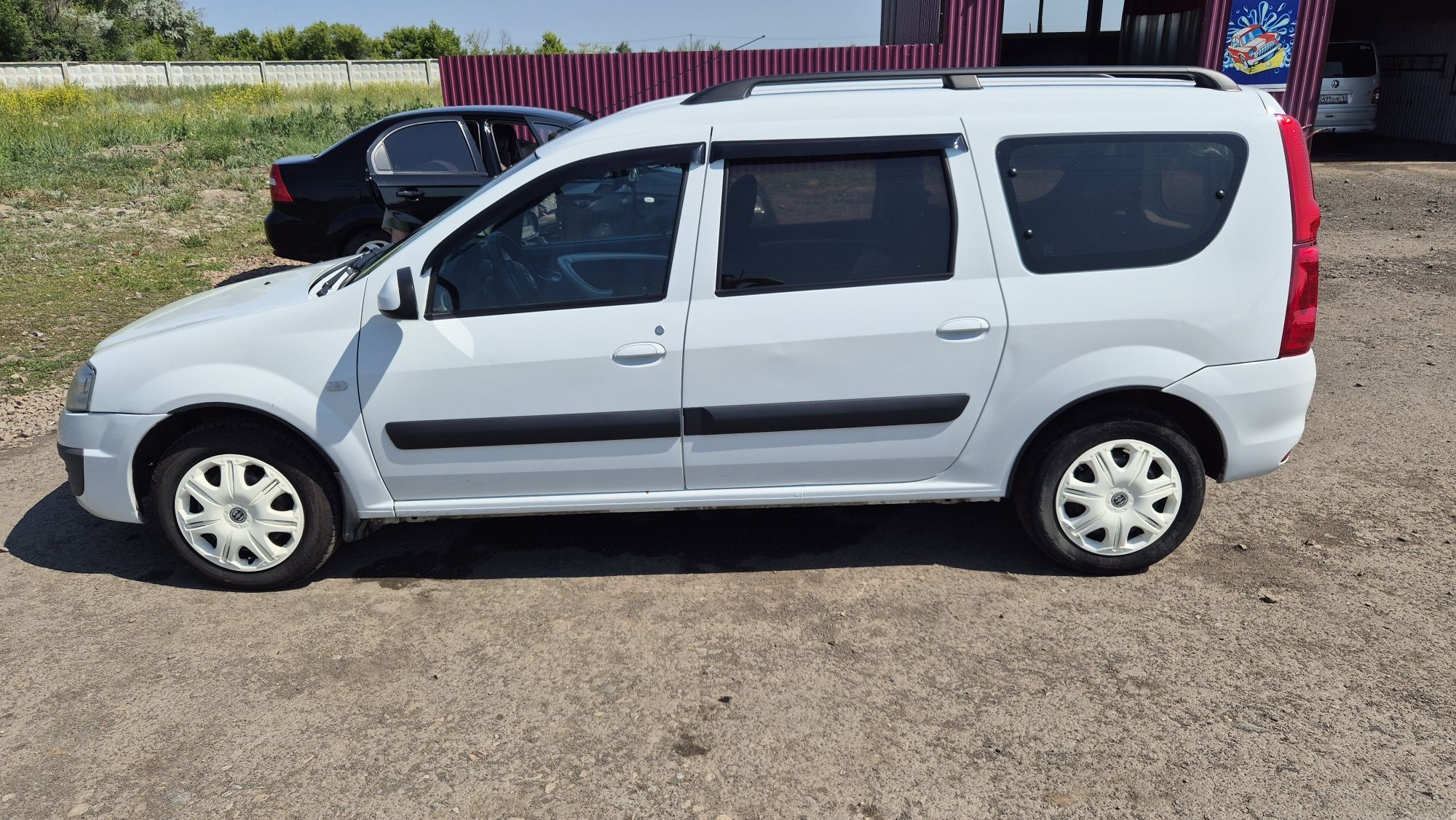 Продам Lada largus 7 мест.