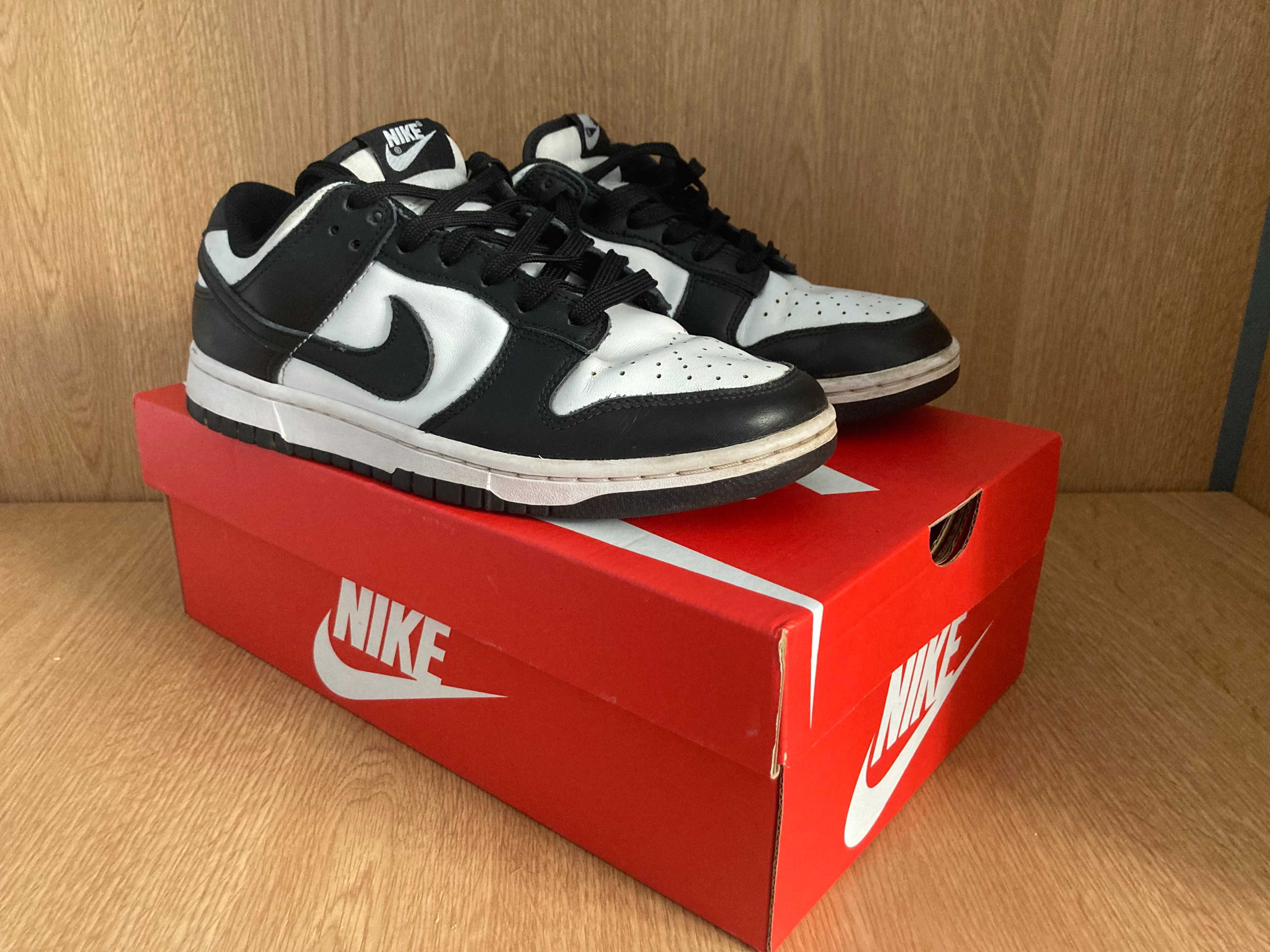 Vand Nike Panda Dunk