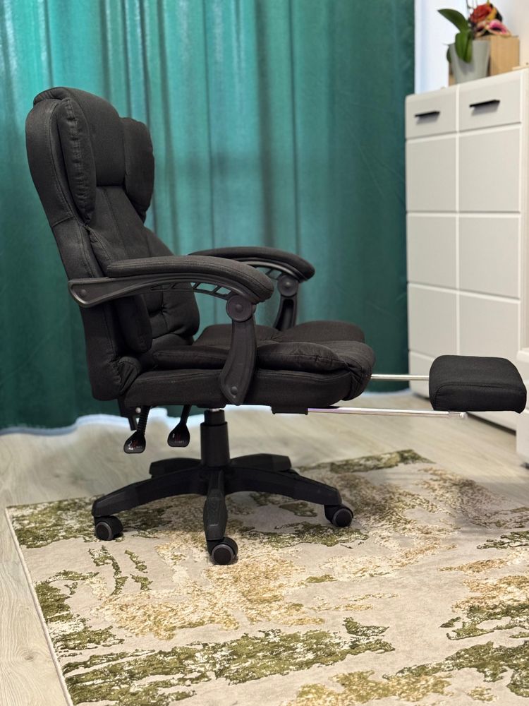 Scaun de birou ergonomic cu spătar rabatabil și suport pentru picioare