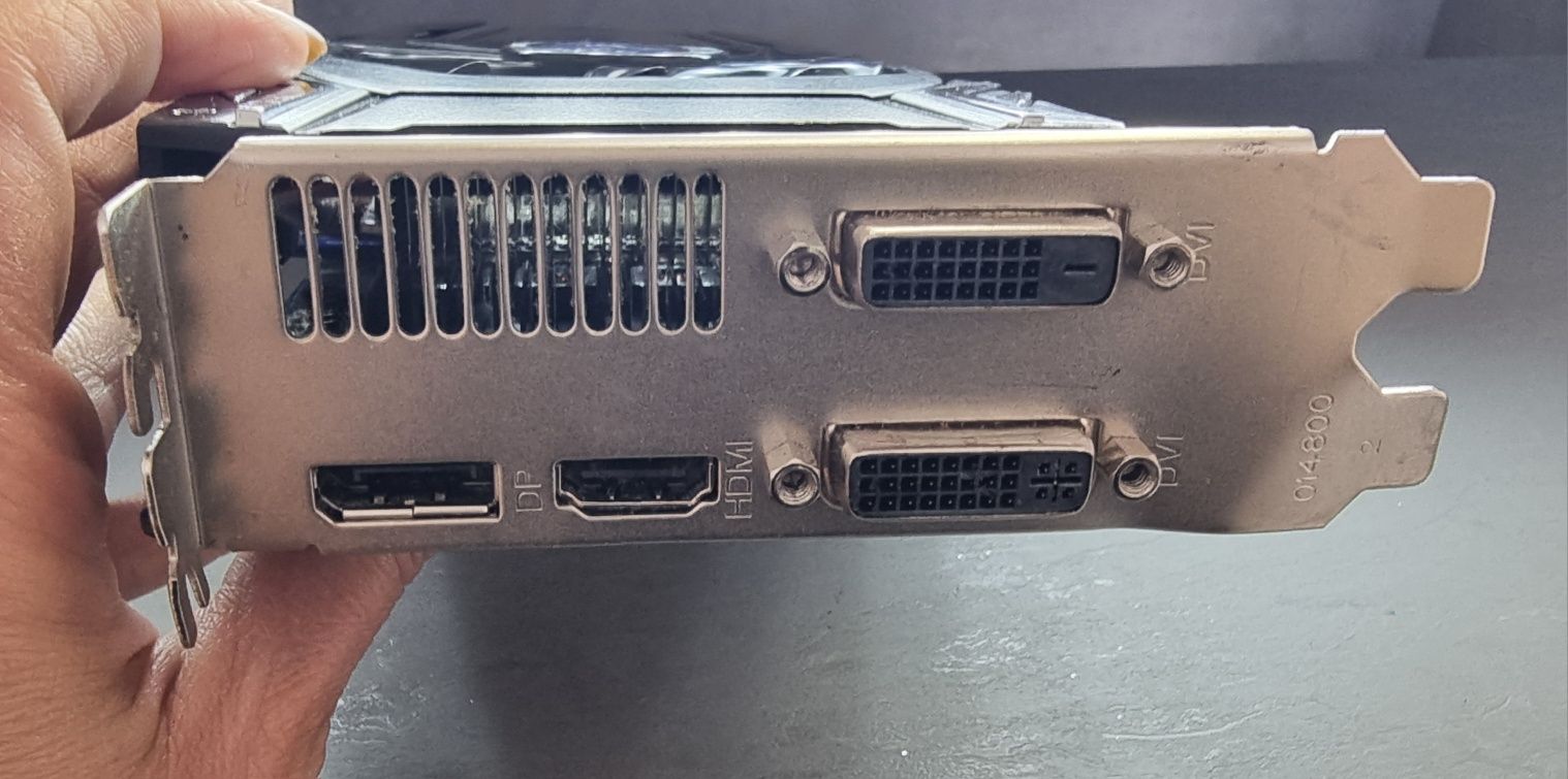 Radeon HD 6870 1 GB видеокарта