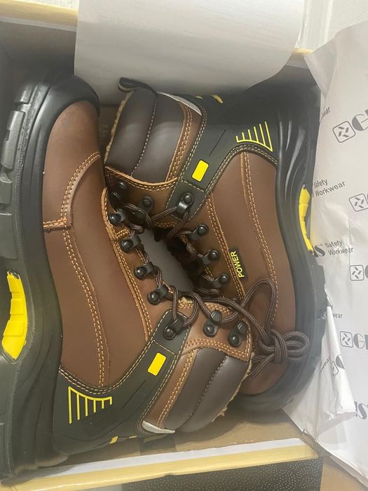Продаются рабочие ботинки