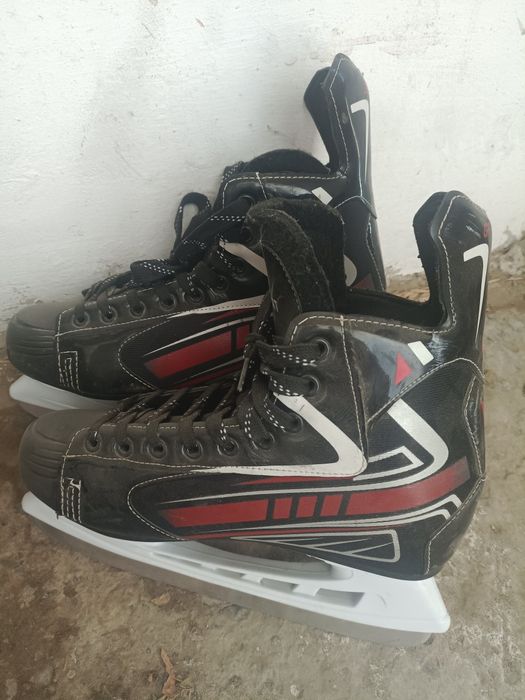 Хоккейные коньки 44 размер