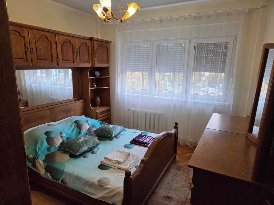 inchiriere apartament 3 camere - Cetate, deasupra Cinema Dacia