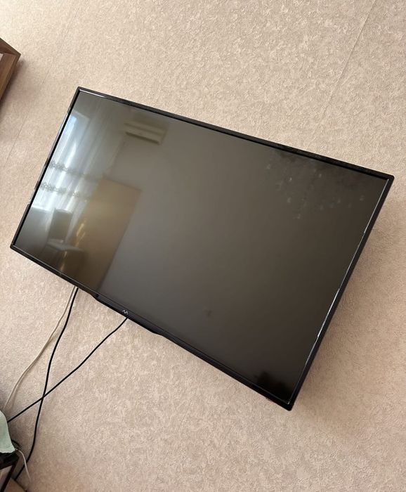 Смарт телевизор AVA 130 см WiFi YouTube