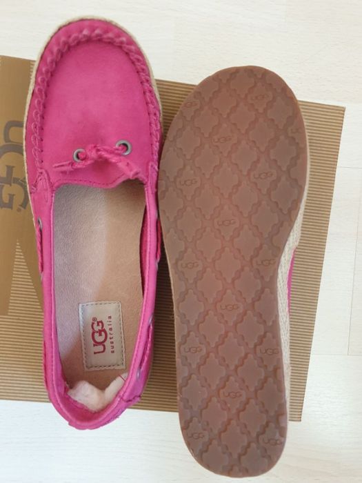 Обувки UGG