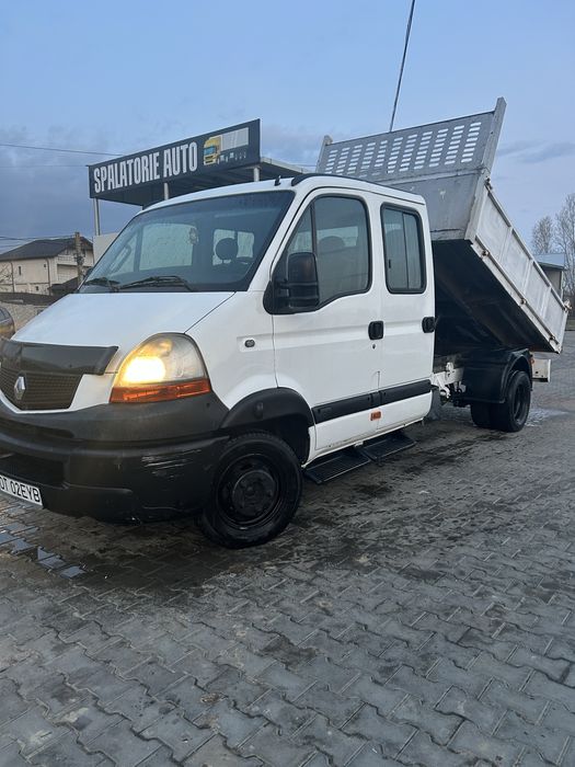 Renault mascot pompa sapa