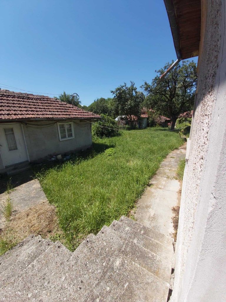 Дава се под наем Къща в с. Бяла, Област Сливен - 100 кв.м за 255 € - Снимка #8
