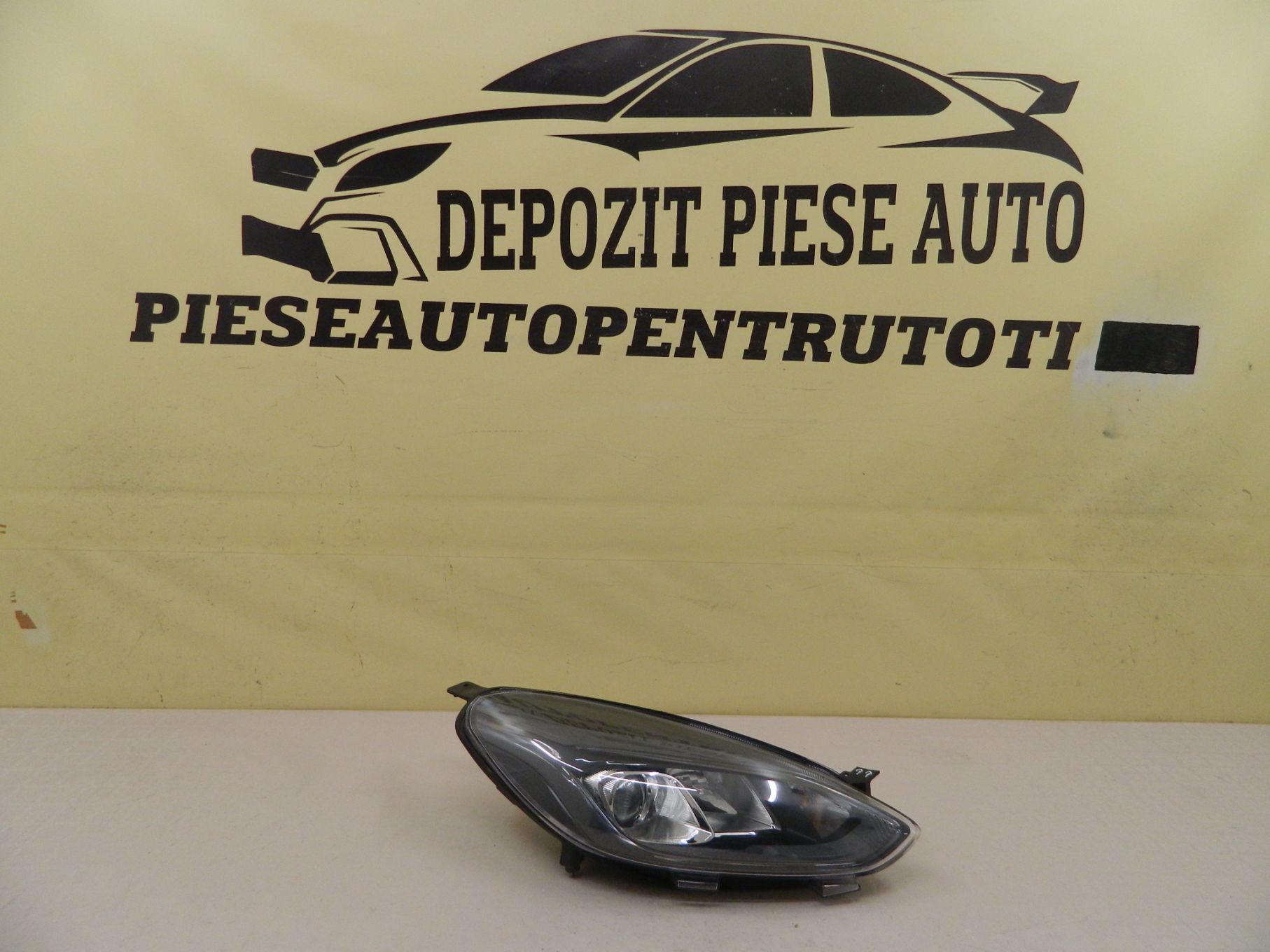 Far dreapta Ford Fiesta Halogen LED cu lupa,  2017, 2018, 2019, 2020, 2021, cod origine H1BB-13W029-EB.