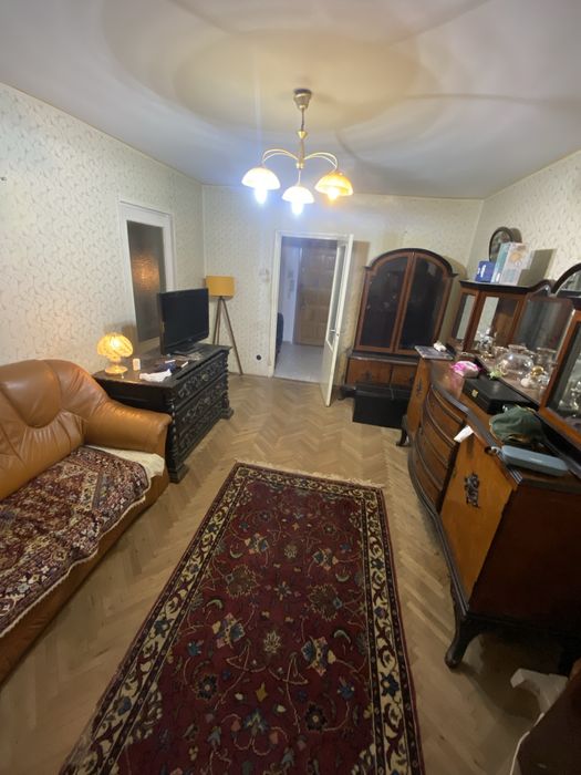 Vitrina Biedermeier rara, epoca – lemn masiv sculptat, palisandru