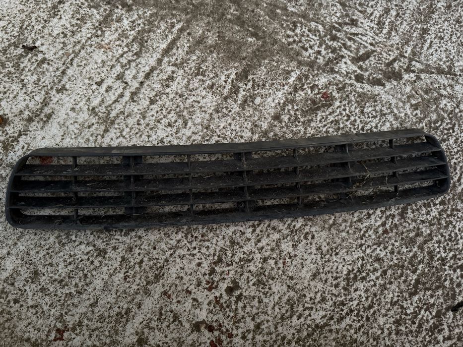 Grile Bară Faţă Audi 80 B4 şi Capac jantă Smart ForTwo C450