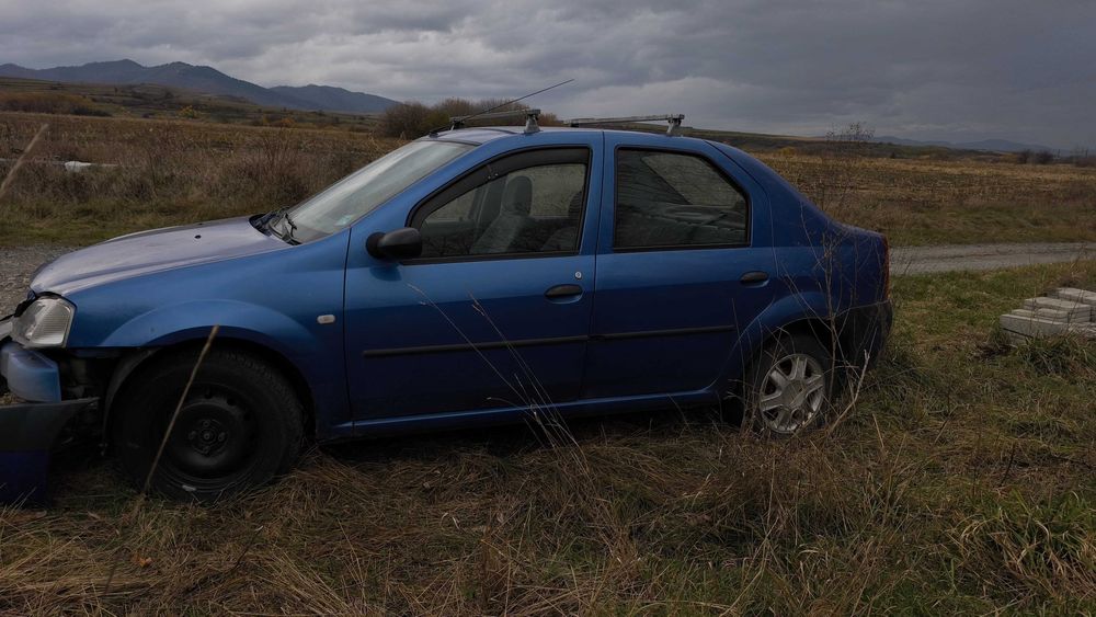 Vand Dacia Logan pentru dezmembrări