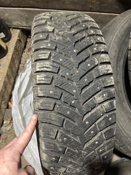 Продам один балон TOYO 215.65р16