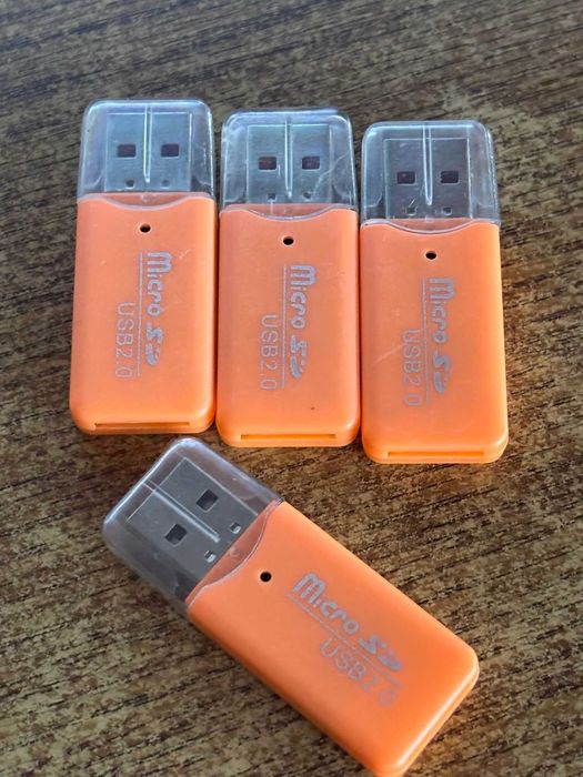 Cititor carduri Micro SD USB, reduceri la mai multe bucăți
