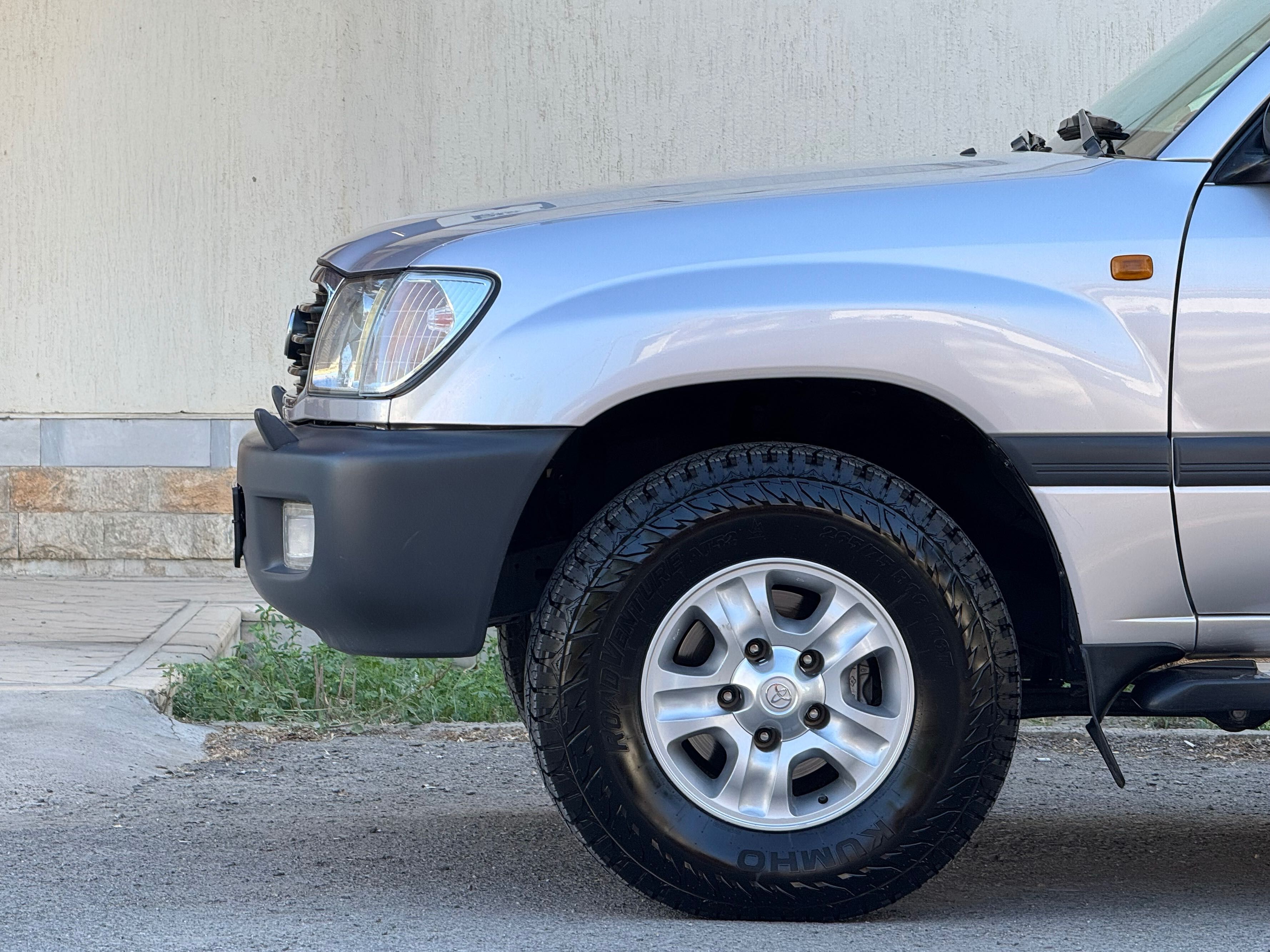 Toyota Land Cruiser 105