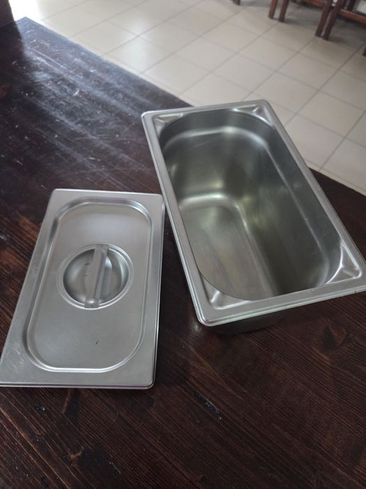 Vand gn-uri inox pt vitrina rece