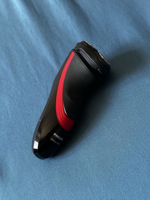 Aparat de ras Philips Series 1000