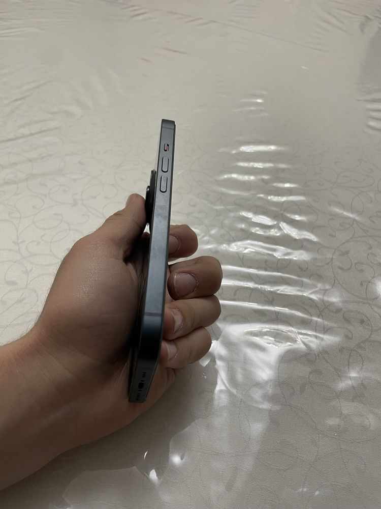 iPhone 14 в идеальном состоянии