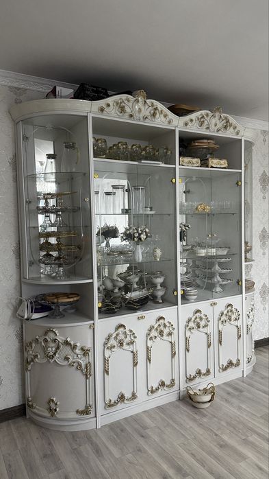 Шкаф-витрина AsiaBrand напольный Лиза 240х240х45 см