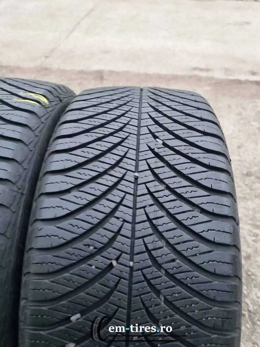 SET 2 Anvelope All Season 215/45 R16 GOODYEAR Vector 4Seasons
