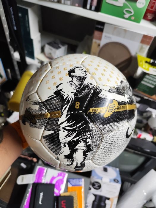 Футболна топка Христо Стоичков