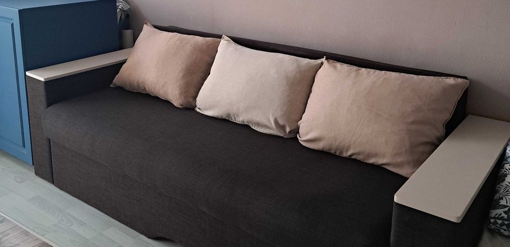 Голям разтегателен диван