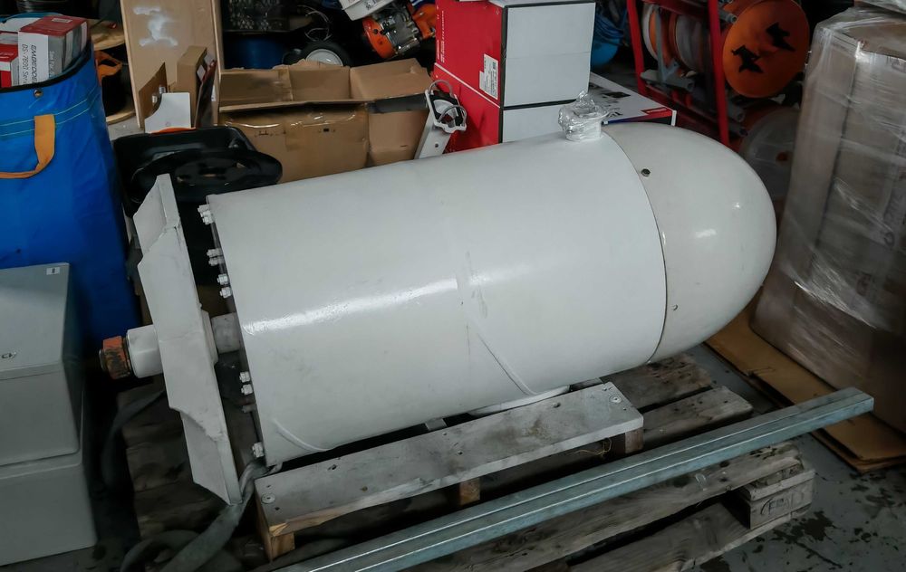 Eoliană 10 KW completă – 3/pale/4 m, stâlp 13 m
