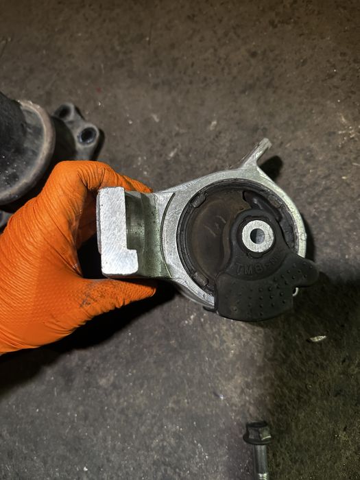 Тампон за двигател/скоростна кутия Honda Jazz Hybrid 2008г-2012г