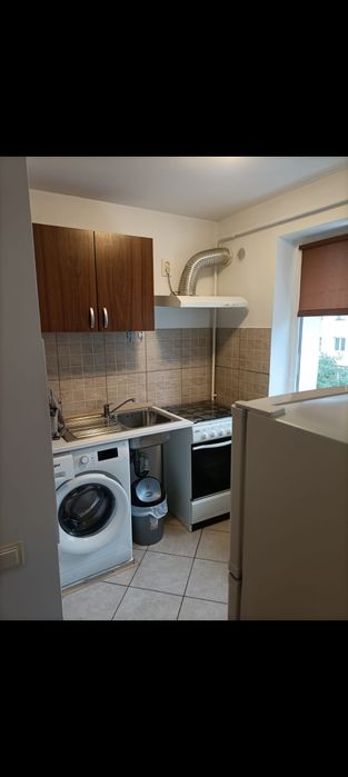 Închiriez garsonieră