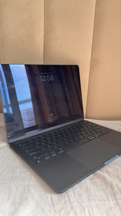 Macbook air 13 в идеальном состоянии. Карбока зарядка имеется.