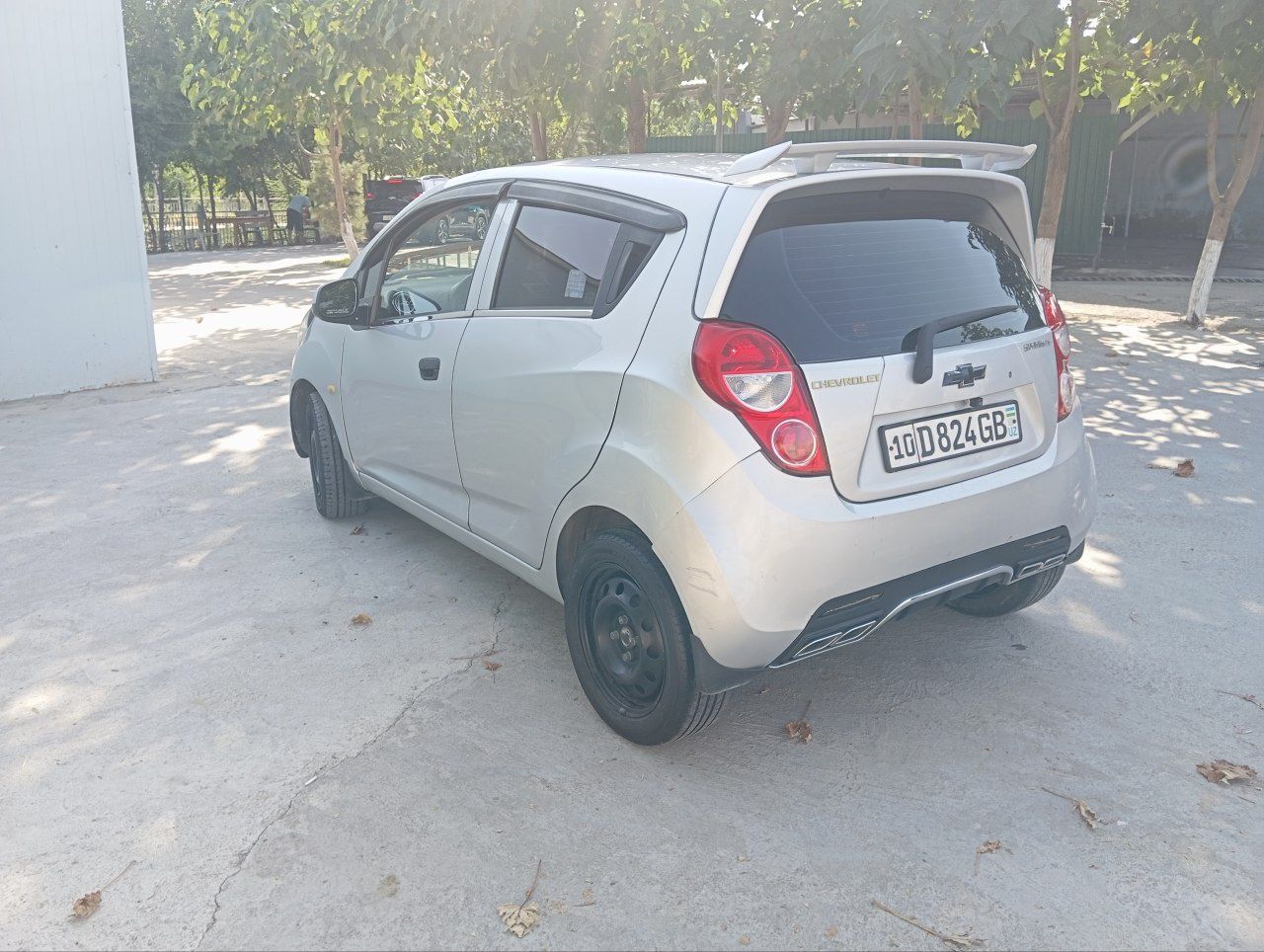Chevrolet spark .